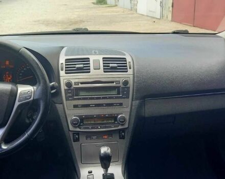 Чорний Тойота Авенсіс, об'ємом двигуна 2 л та пробігом 295 тис. км за 8000 $, фото 2 на Automoto.ua