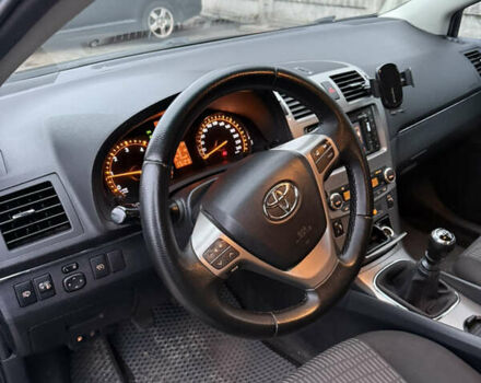 Чорний Тойота Авенсіс, об'ємом двигуна 2 л та пробігом 236 тис. км за 9999 $, фото 7 на Automoto.ua