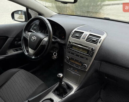 Черный Тойота Авенсис, объемом двигателя 2 л и пробегом 300 тыс. км за 8950 $, фото 37 на Automoto.ua