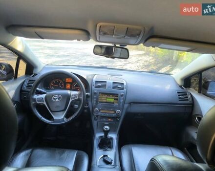 Чорний Тойота Авенсіс, об'ємом двигуна 2 л та пробігом 154 тис. км за 9800 $, фото 4 на Automoto.ua