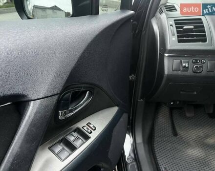 Чорний Тойота Авенсіс, об'ємом двигуна 1.8 л та пробігом 265 тис. км за 8999 $, фото 14 на Automoto.ua