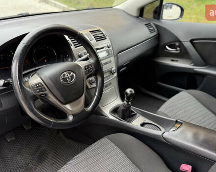 Черный Тойота Авенсис, объемом двигателя 2 л и пробегом 300 тыс. км за 8950 $, фото 30 на Automoto.ua