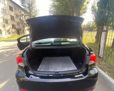 Чорний Тойота Авенсіс, об'ємом двигуна 1.99 л та пробігом 230 тис. км за 9500 $, фото 4 на Automoto.ua