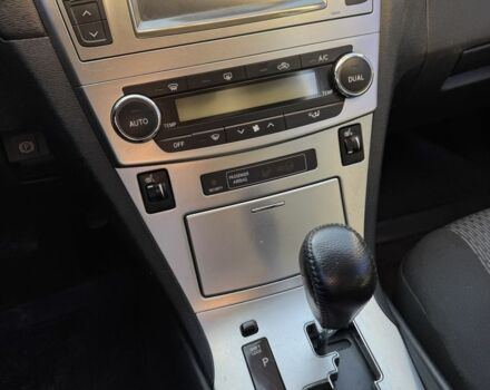Черный Тойота Авенсис, объемом двигателя 1.8 л и пробегом 275 тыс. км за 10650 $, фото 14 на Automoto.ua