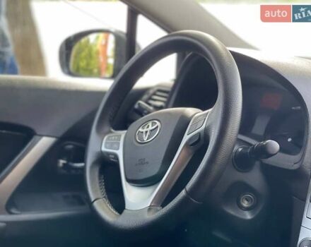 Черный Тойота Авенсис, объемом двигателя 2 л и пробегом 330 тыс. км за 10450 $, фото 6 на Automoto.ua