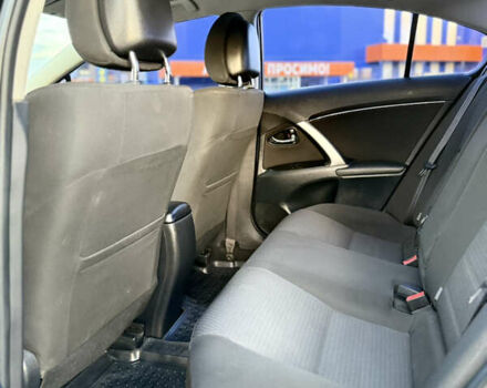 Чорний Тойота Авенсіс, об'ємом двигуна 1.8 л та пробігом 273 тис. км за 9700 $, фото 13 на Automoto.ua