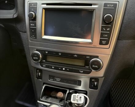 Черный Тойота Авенсис, объемом двигателя 2 л и пробегом 225 тыс. км за 10800 $, фото 7 на Automoto.ua