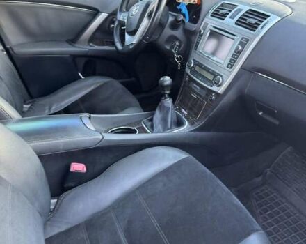 Черный Тойота Авенсис, объемом двигателя 2 л и пробегом 130 тыс. км за 10900 $, фото 5 на Automoto.ua