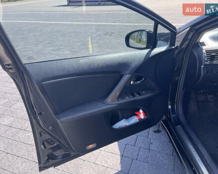 Черный Тойота Авенсис, объемом двигателя 2 л и пробегом 222 тыс. км за 10600 $, фото 8 на Automoto.ua