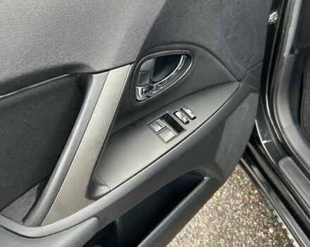 Черный Тойота Авенсис, объемом двигателя 1.8 л и пробегом 252 тыс. км за 12300 $, фото 3 на Automoto.ua