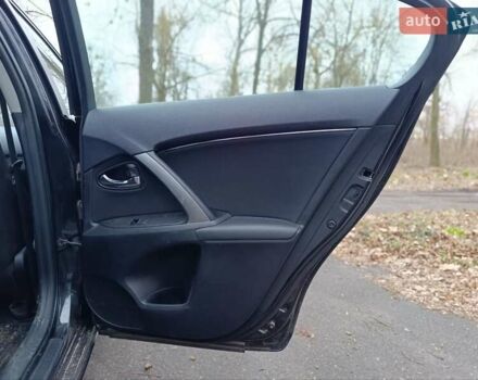 Черный Тойота Авенсис, объемом двигателя 2 л и пробегом 177 тыс. км за 11600 $, фото 14 на Automoto.ua