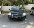Черный Тойота Авенсис, объемом двигателя 2 л и пробегом 400 тыс. км за 2600 $, фото 1 на Automoto.ua