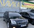 Черный Тойота Авенсис, объемом двигателя 1.8 л и пробегом 340 тыс. км за 3000 $, фото 1 на Automoto.ua