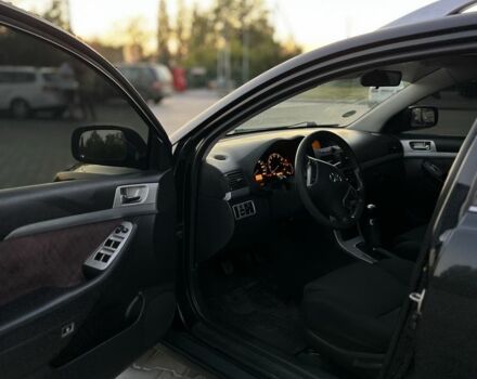 Черный Тойота Авенсис, объемом двигателя 1.8 л и пробегом 181 тыс. км за 4300 $, фото 5 на Automoto.ua