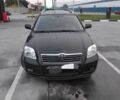 Черный Тойота Авенсис, объемом двигателя 2 л и пробегом 322 тыс. км за 3300 $, фото 1 на Automoto.ua