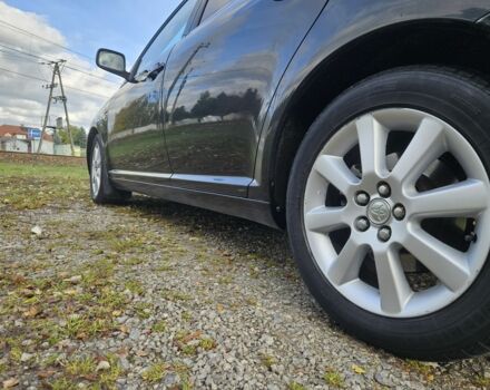 Черный Тойота Авенсис, объемом двигателя 2 л и пробегом 350 тыс. км за 2350 $, фото 4 на Automoto.ua