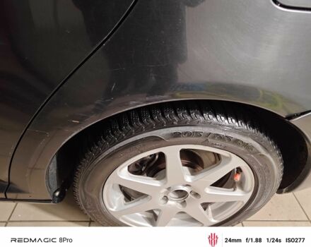 Чорний Тойота Авенсіс, об'ємом двигуна 2 л та пробігом 471 тис. км за 3100 $, фото 2 на Automoto.ua