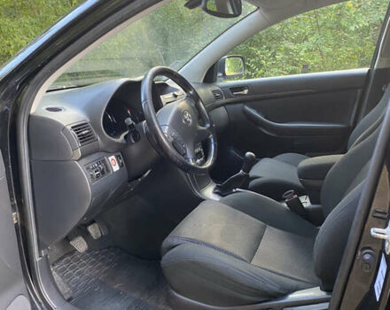 Черный Тойота Авенсис, объемом двигателя 2 л и пробегом 234 тыс. км за 6800 $, фото 7 на Automoto.ua