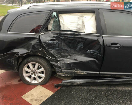 Чорний Тойота Авенсіс, об'ємом двигуна 2 л та пробігом 320 тис. км за 3700 $, фото 3 на Automoto.ua