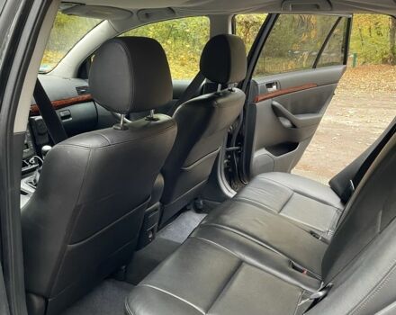 Черный Тойота Авенсис, объемом двигателя 2.2 л и пробегом 220 тыс. км за 3300 $, фото 7 на Automoto.ua