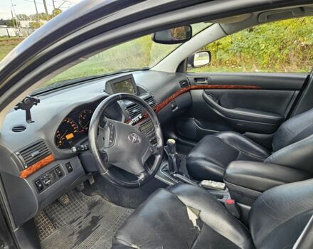 Черный Тойота Авенсис, объемом двигателя 2 л и пробегом 350 тыс. км за 2350 $, фото 10 на Automoto.ua