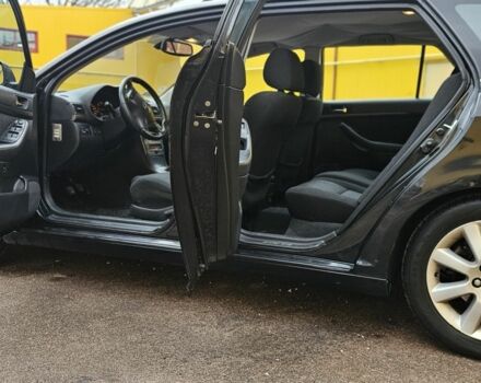 Черный Тойота Авенсис, объемом двигателя 2 л и пробегом 327 тыс. км за 2607 $, фото 15 на Automoto.ua