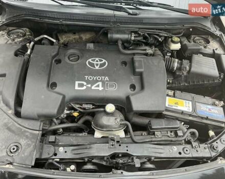 Черный Тойота Авенсис, объемом двигателя 2 л и пробегом 253 тыс. км за 5500 $, фото 1 на Automoto.ua