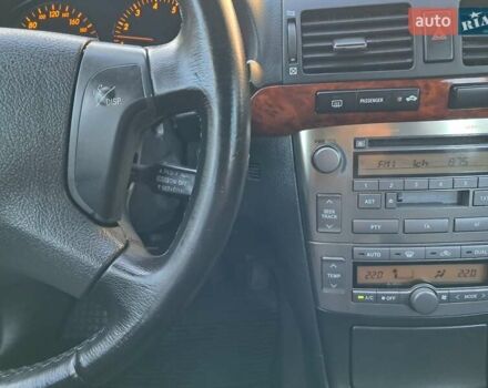 Чорний Тойота Авенсіс, об'ємом двигуна 2 л та пробігом 218 тис. км за 6500 $, фото 69 на Automoto.ua