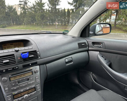 Черный Тойота Авенсис, объемом двигателя 1.8 л и пробегом 160 тыс. км за 6750 $, фото 39 на Automoto.ua