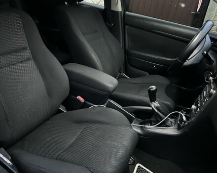 Черный Тойота Авенсис, объемом двигателя 2 л и пробегом 215 тыс. км за 5300 $, фото 9 на Automoto.ua