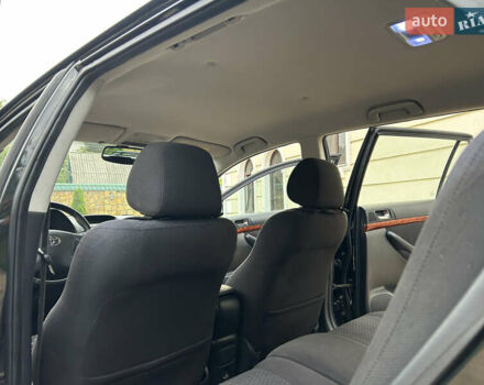 Черный Тойота Авенсис, объемом двигателя 2 л и пробегом 214 тыс. км за 5950 $, фото 54 на Automoto.ua