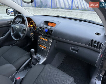 Черный Тойота Авенсис, объемом двигателя 1.8 л и пробегом 160 тыс. км за 6900 $, фото 29 на Automoto.ua
