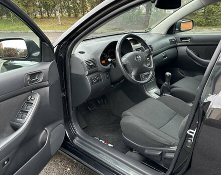 Черный Тойота Авенсис, объемом двигателя 1.8 л и пробегом 160 тыс. км за 6750 $, фото 22 на Automoto.ua