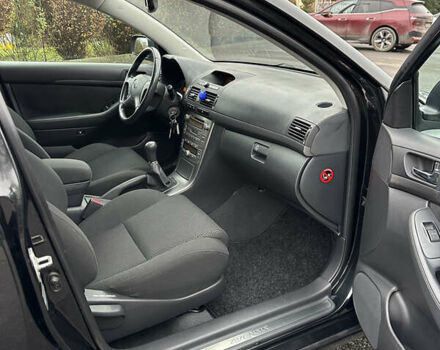 Черный Тойота Авенсис, объемом двигателя 1.8 л и пробегом 160 тыс. км за 6750 $, фото 27 на Automoto.ua