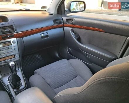 Чорний Тойота Авенсіс, об'ємом двигуна 2 л та пробігом 218 тис. км за 6500 $, фото 66 на Automoto.ua