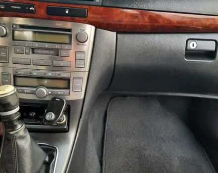 Чорний Тойота Авенсіс, об'ємом двигуна 2.2 л та пробігом 360 тис. км за 5000 $, фото 9 на Automoto.ua