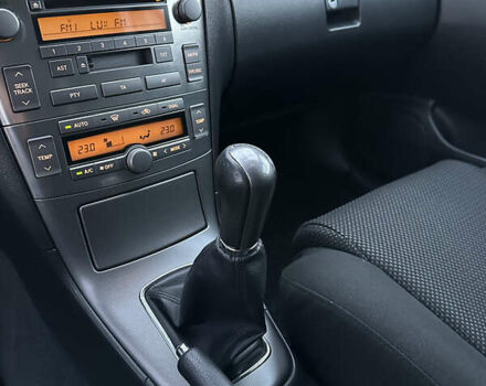 Черный Тойота Авенсис, объемом двигателя 1.8 л и пробегом 160 тыс. км за 6900 $, фото 41 на Automoto.ua