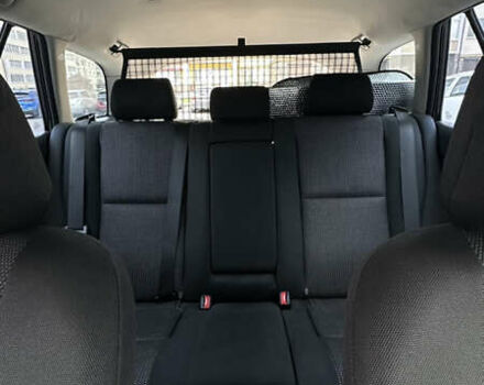 Черный Тойота Авенсис, объемом двигателя 1.79 л и пробегом 303 тыс. км за 5500 $, фото 15 на Automoto.ua