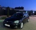 Черный Тойота Авенсис, объемом двигателя 2 л и пробегом 328 тыс. км за 5900 $, фото 1 на Automoto.ua
