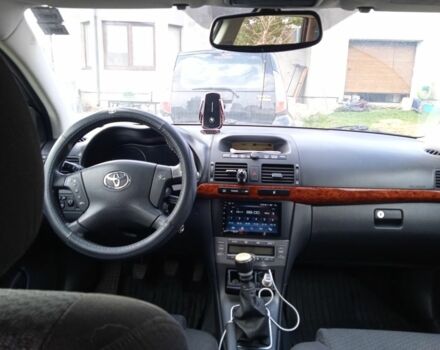 Чорний Тойота Авенсіс, об'ємом двигуна 2.2 л та пробігом 323 тис. км за 5500 $, фото 16 на Automoto.ua