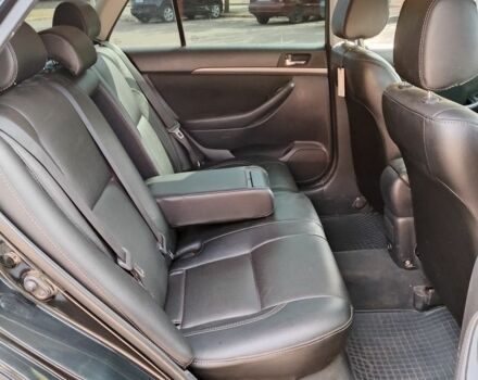 Чорний Тойота Авенсіс, об'ємом двигуна 2 л та пробігом 250 тис. км за 5600 $, фото 6 на Automoto.ua