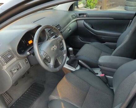 Черный Тойота Авенсис, объемом двигателя 1.8 л и пробегом 225 тыс. км за 7850 $, фото 17 на Automoto.ua