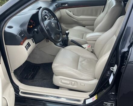 Черный Тойота Авенсис, объемом двигателя 2.2 л и пробегом 276 тыс. км за 8200 $, фото 5 на Automoto.ua