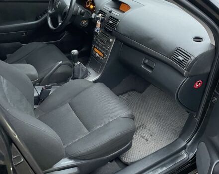 Черный Тойота Авенсис, объемом двигателя 2 л и пробегом 230 тыс. км за 3300 $, фото 6 на Automoto.ua