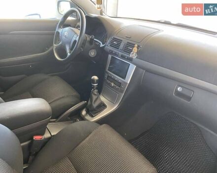 Черный Тойота Авенсис, объемом двигателя 2 л и пробегом 309 тыс. км за 7100 $, фото 17 на Automoto.ua