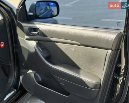 Черный Тойота Авенсис, объемом двигателя 2 л и пробегом 296 тыс. км за 6200 $, фото 30 на Automoto.ua
