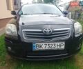 Черный Тойота Авенсис, объемом двигателя 2 л и пробегом 239 тыс. км за 6000 $, фото 1 на Automoto.ua