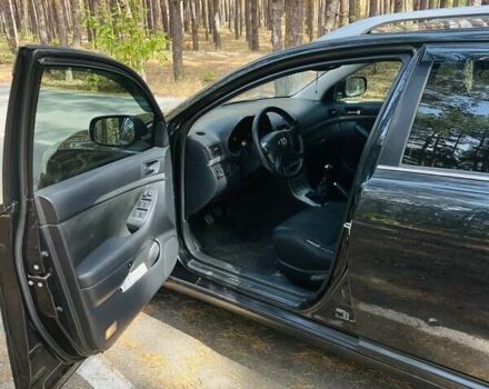 Черный Тойота Авенсис, объемом двигателя 2.2 л и пробегом 376 тыс. км за 6800 $, фото 11 на Automoto.ua