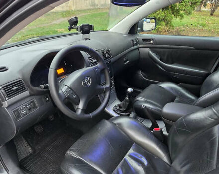Черный Тойота Авенсис, объемом двигателя 2 л и пробегом 221 тыс. км за 7000 $, фото 5 на Automoto.ua