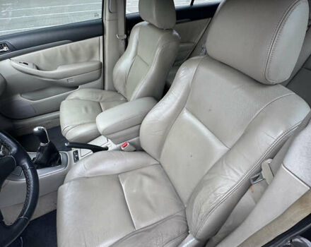 Черный Тойота Авенсис, объемом двигателя 2 л и пробегом 296 тыс. км за 5800 $, фото 7 на Automoto.ua